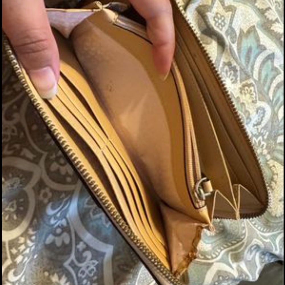 Kate Spade Wallet - Picture 4 of 6